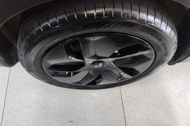 Used ONVO L60 2025 Model—85 kWh Rear-Wheel-Drive Version Right Rear Wheel Hub