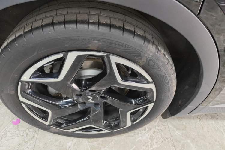 Used ONVO L60 2025 Model—60 kWh Rear-Wheel-Drive Version Right Rear Wheel Hub