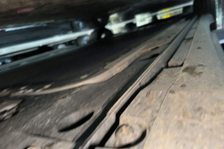Used ONVO L60 2025 Model—60 kWh Rear-Wheel-Drive Version Right Side Sill