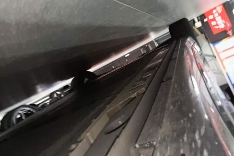 Used ONVO L60 2025 Model—60 kWh Rear-Wheel-Drive Version Right Side Sill
