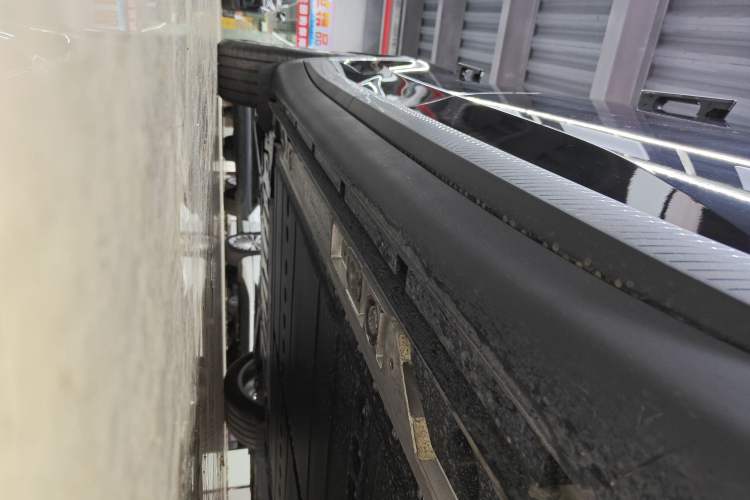 Used ONVO L60 2025 Model, 60kWh Black Knight Special Edition Right Side Sill