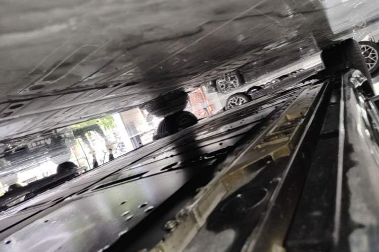 Used ONVO L60 2025 Model—60 kWh Rear-Wheel-Drive Version Right Side Sill