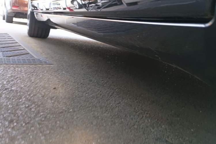 Used ONVO L60 2025 Model—60 kWh All-Wheel-Drive Version Right Side Sill