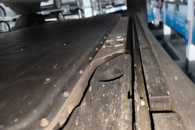 Used ONVO L60 2025 Model—85 kWh Rear-Wheel-Drive Version Right Side Sill