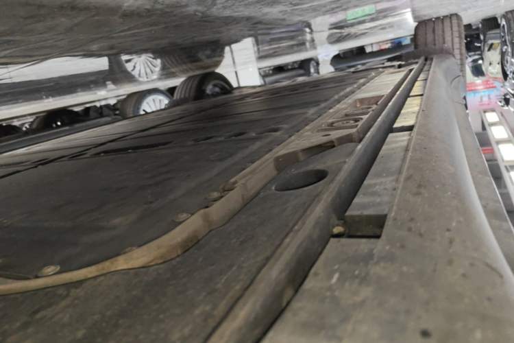 Used ONVO L60 2025 Model—60 kWh Rear-Wheel-Drive Version Right Side Sill