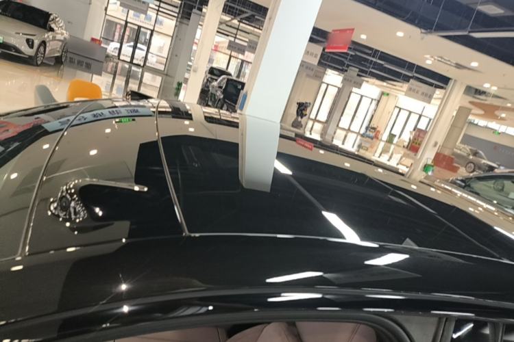 Used ONVO L60 2025 Model—85 kWh Rear-Wheel-Drive Version Roof
