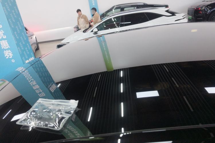 Used ONVO L60 2025 Model—60 kWh Rear-Wheel-Drive Version Roof