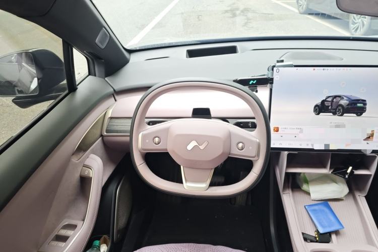 Used ONVO L60 2025 Model—60 kWh Rear-Wheel-Drive Version Steering Wheel
