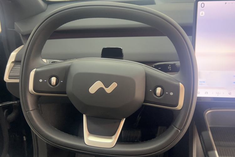 Used ONVO L60 2025 Model—60 kWh Rear-Wheel-Drive Version Steering Wheel