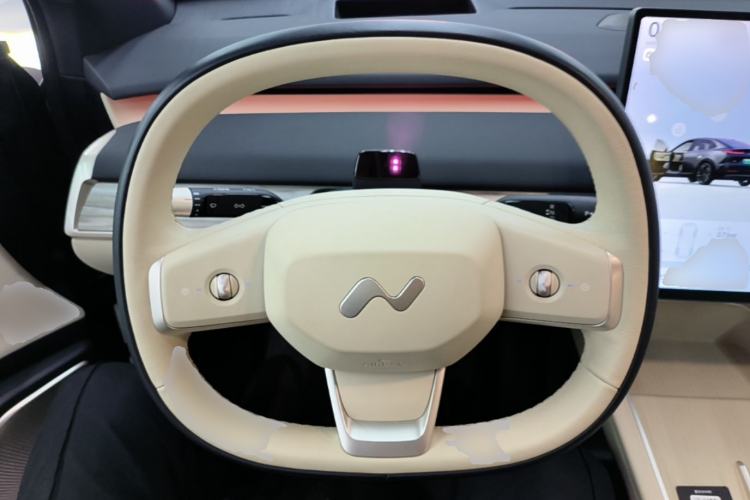 Used ONVO L60 2025 Model—60 kWh All-Wheel-Drive Version Steering Wheel