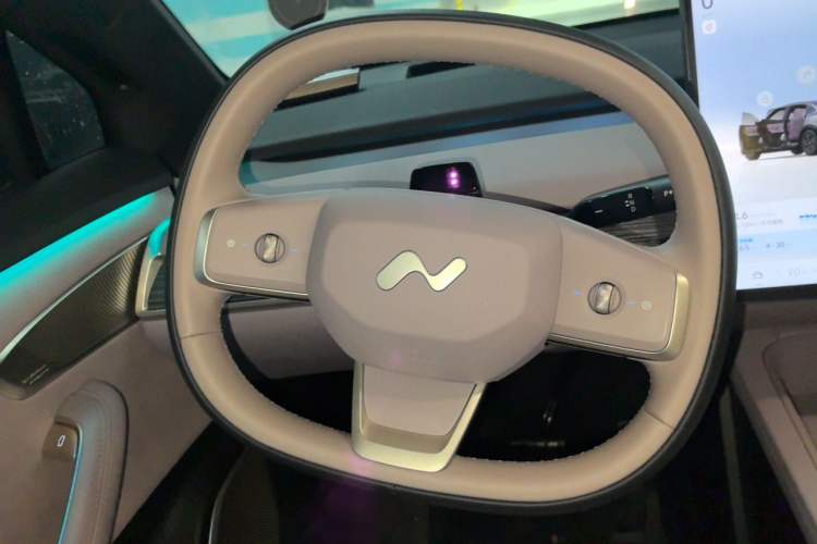 Used ONVO L60 2025 Model—60 kWh Rear-Wheel-Drive Version Steering Wheel
