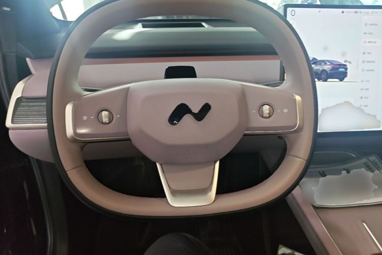 Used ONVO L60 2025 Model—60 kWh Rear-Wheel-Drive Version Steering Wheel