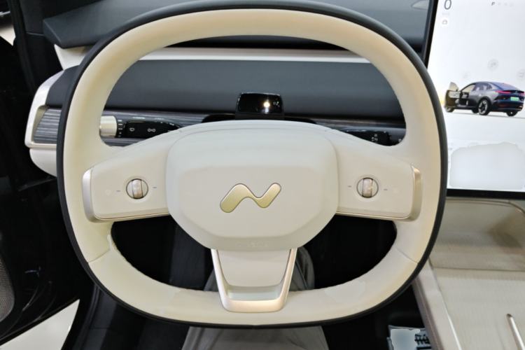 Used ONVO L60 2025 Model—60 kWh All-Wheel-Drive Version Steering Wheel