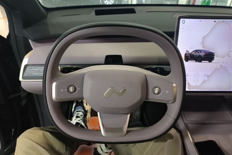 Used ONVO L60 2025 Model—85 kWh Rear-Wheel-Drive Version Steering Wheel