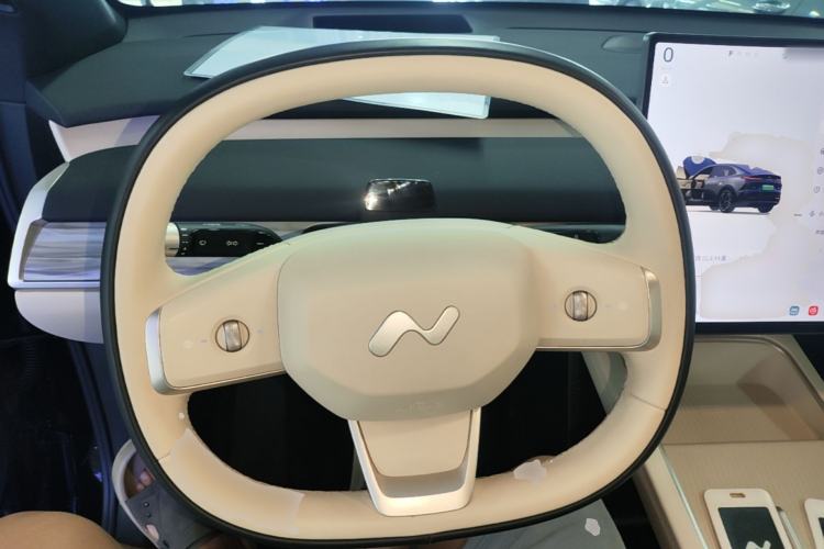 Used ONVO L60 2025 Model—60 kWh All-Wheel-Drive Version Steering Wheel