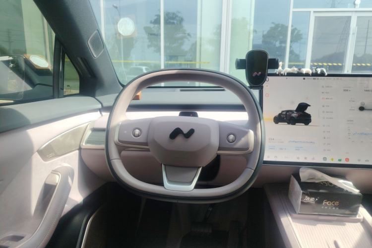 Used ONVO L60 2025 Model—85 kWh Rear-Wheel-Drive Version Steering Wheel