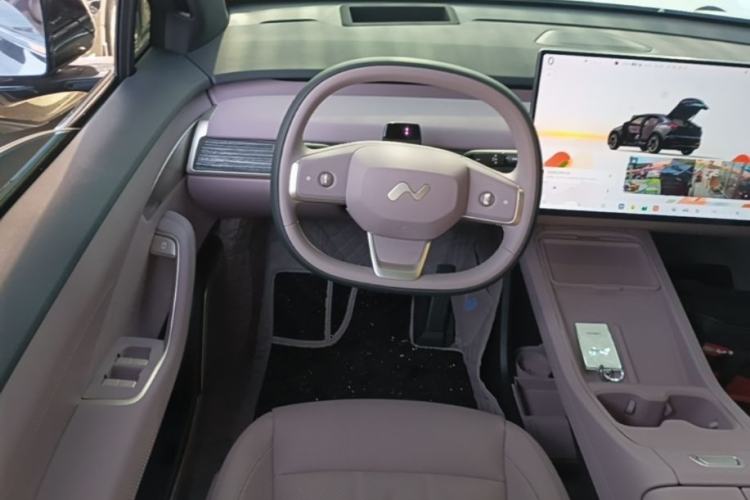 Used ONVO L60 2025 Model—60 kWh All-Wheel-Drive Version Steering Wheel