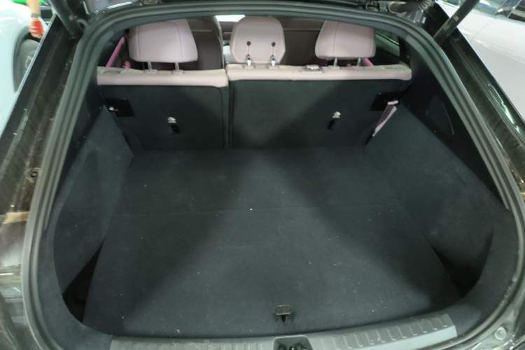 Used ONVO L60 2025 Model—60 kWh Rear-Wheel-Drive Version Trunk