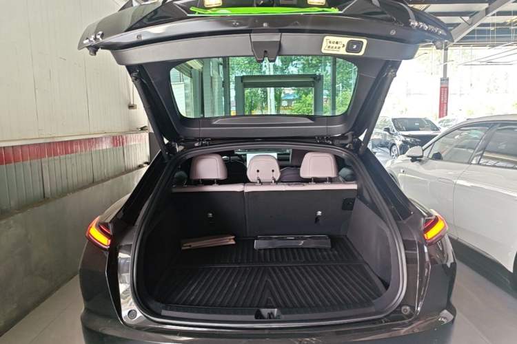 Used ONVO L60 2025 Model—60 kWh Rear-Wheel-Drive Version Trunk