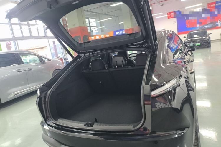 Used ONVO L60 2025 Model—60 kWh Rear-Wheel-Drive Version Trunk