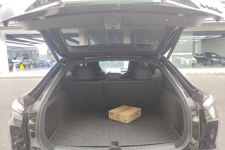 Used ONVO L60 2025 Model—60 kWh Rear-Wheel-Drive Version Trunk