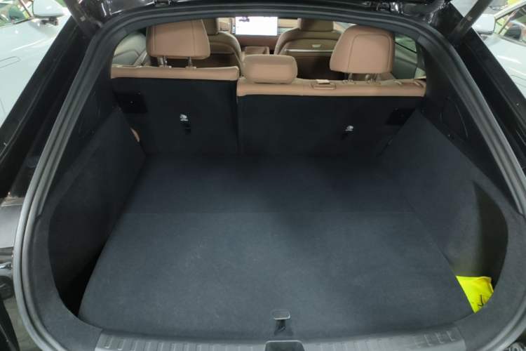 Used ONVO L60 2025 Model—60 kWh All-Wheel-Drive Version Trunk