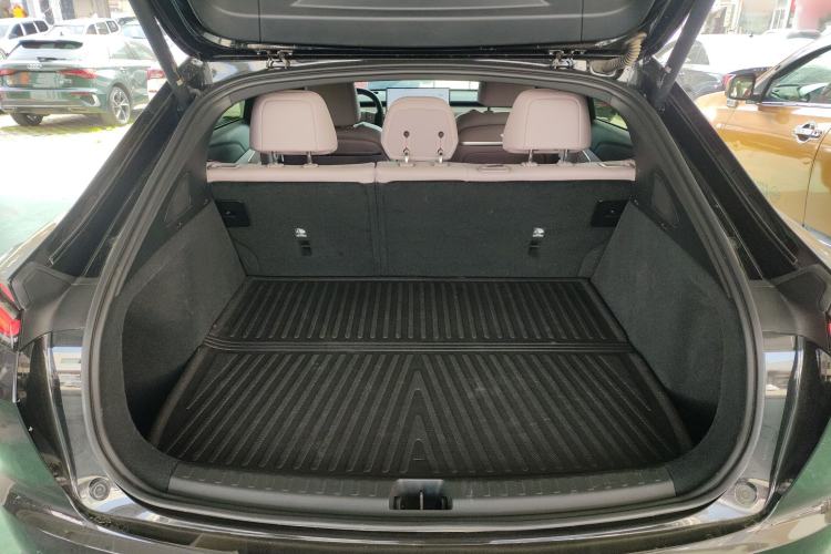 Used ONVO L60 2025 Model—60 kWh Rear-Wheel-Drive Version Trunk
