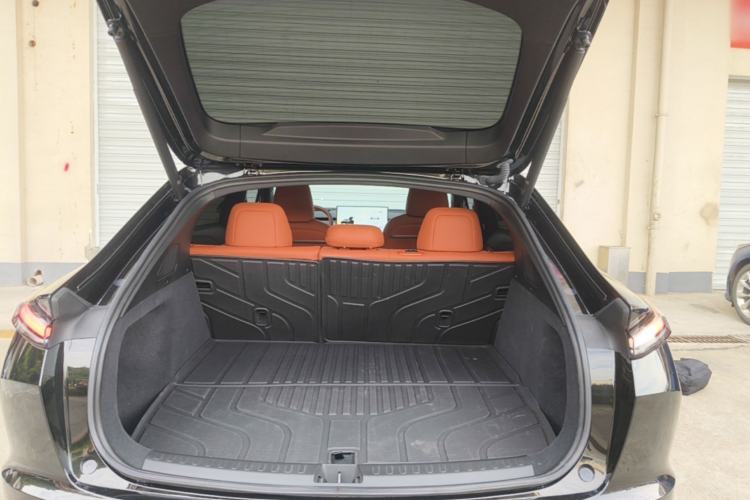 Used ONVO L60 2025 Model—60 kWh All-Wheel-Drive Version Trunk