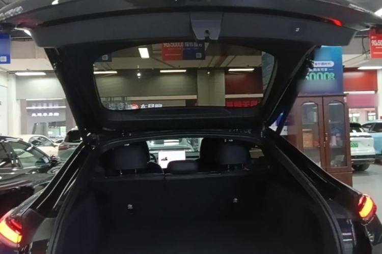 Used ONVO L60 2025 Model—60 kWh Rear-Wheel-Drive Version Trunk