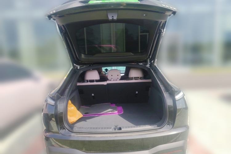 Used ONVO L60 2025 Model—85 kWh Rear-Wheel-Drive Version Trunk