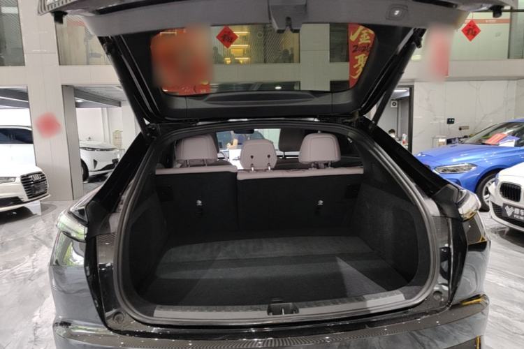 Used ONVO L60 2025 Model—60 kWh Rear-Wheel-Drive Version Trunk