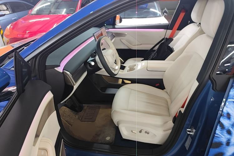 Used ONVO L60 2025 Model—60 kWh Rear-Wheel-Drive Version Driver Seat