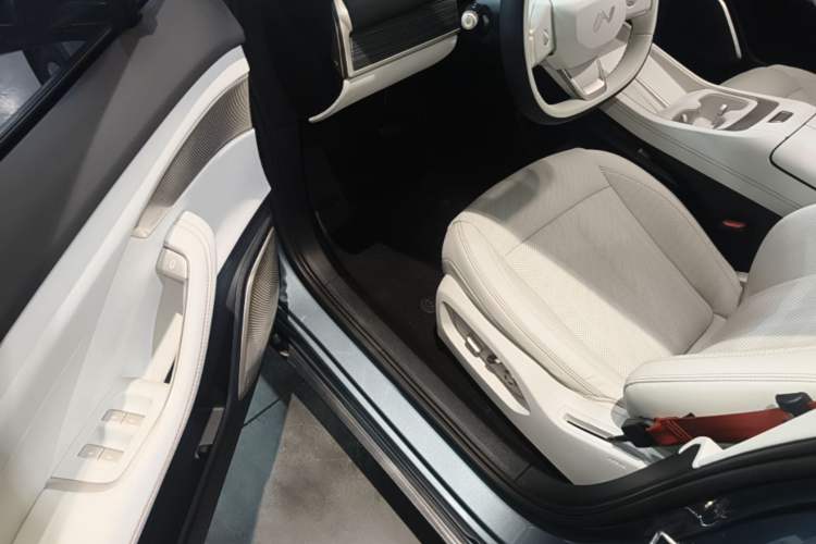 Used ONVO L60 2025 Model—60 kWh Rear-Wheel-Drive Version Driver Seat