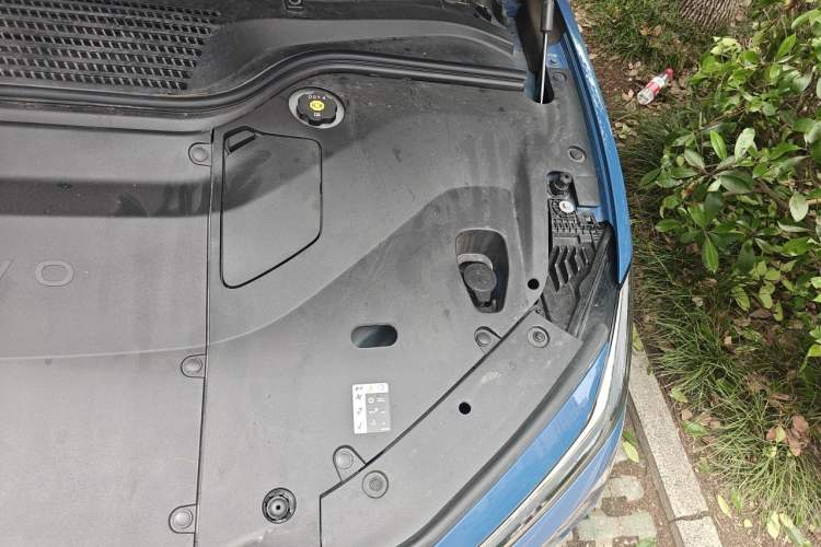 Used ONVO L60 2025 Model—60 kWh Rear-Wheel-Drive Version Engine Bay Left