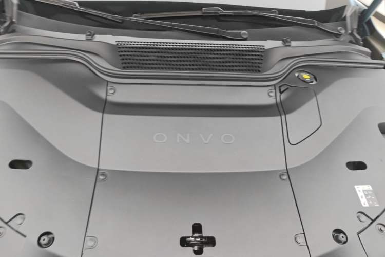 Used ONVO L60 2025 Model—60 kWh All-Wheel-Drive Version Engine Bay