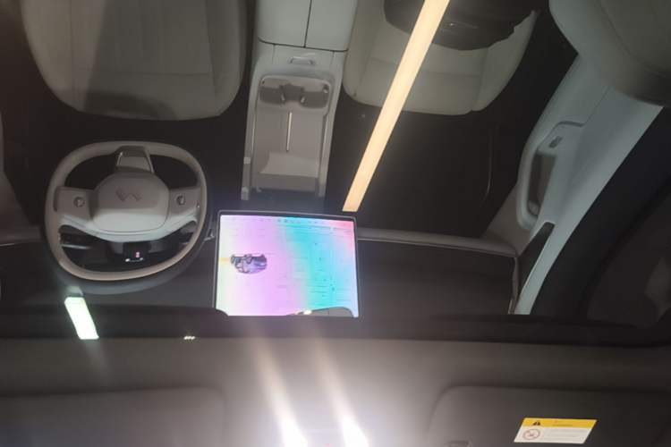 Used ONVO L60 2025 Model—60 kWh Rear-Wheel-Drive Version Headliner
