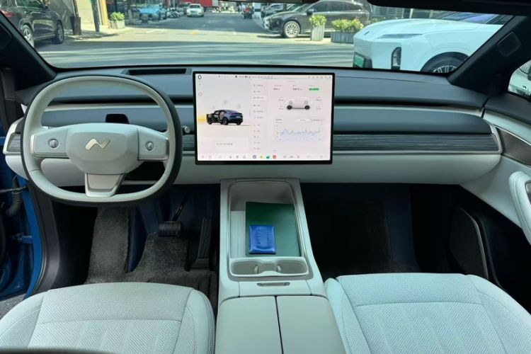 Used ONVO L60 2025 Model—60 kWh Rear-Wheel-Drive Version Interior 4