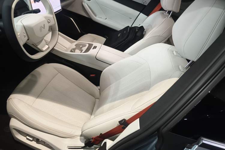 Used ONVO L60 2025 Model—60 kWh Rear-Wheel-Drive Version Left Front Seat