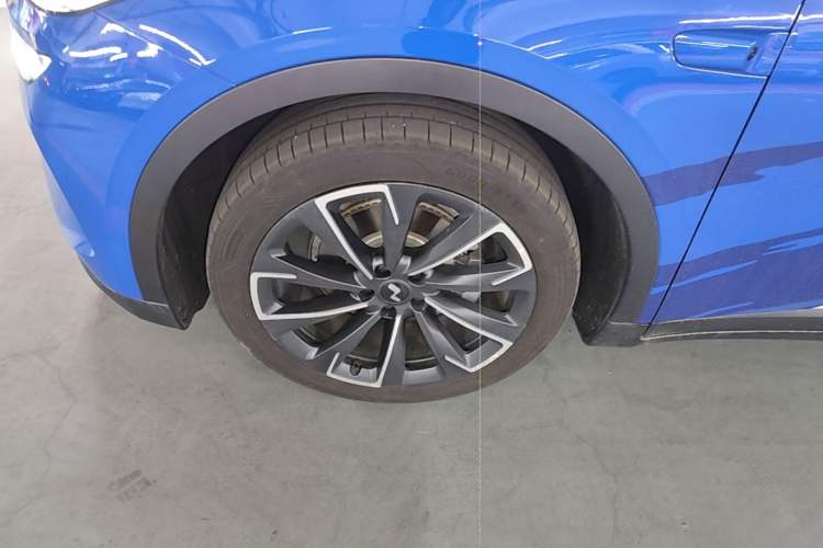 Used ONVO L60 2025 Model—60 kWh Rear-Wheel-Drive Version Left Front Wheel Hub