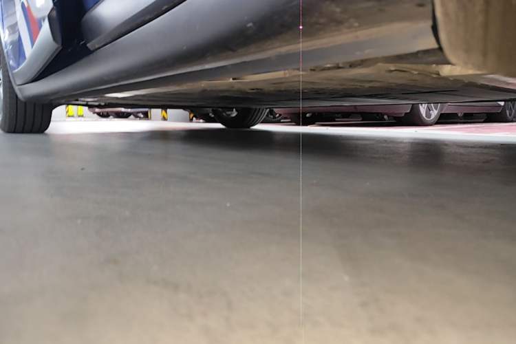 Used ONVO L60 2025 Model—60 kWh Rear-Wheel-Drive Version Left Side Sill