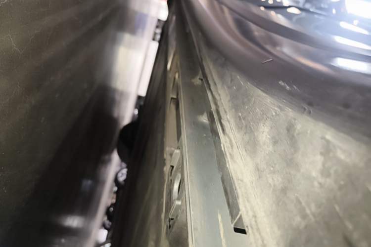 Used ONVO L60 2025 Model—60 kWh Rear-Wheel-Drive Version Left Side Sill