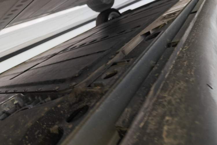 Used ONVO L60 2025 Model—60 kWh All-Wheel-Drive Version Left Side Sill