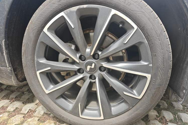 Used ONVO L60 2025 Model—60 kWh Rear-Wheel-Drive Version Right Front Wheel Hub