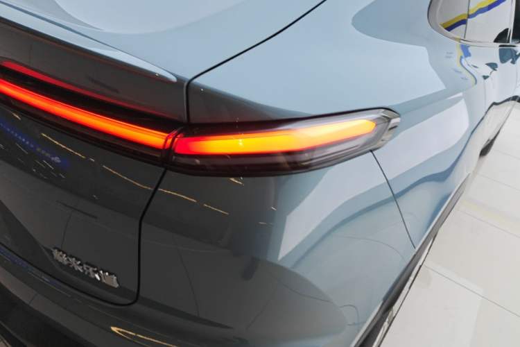 Used ONVO L60 2025 Model—60 kWh All-Wheel-Drive Version Right Rear Taillight