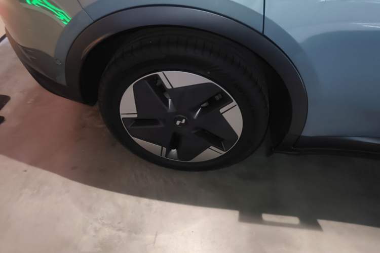 Used ONVO L60 2025 Model—60 kWh Rear-Wheel-Drive Version Right Rear Wheel Hub