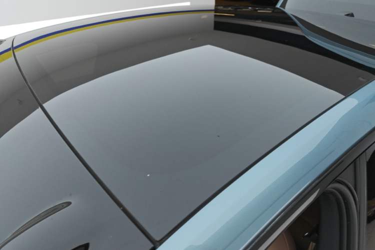 Used ONVO L60 2025 Model—60 kWh All-Wheel-Drive Version Roof