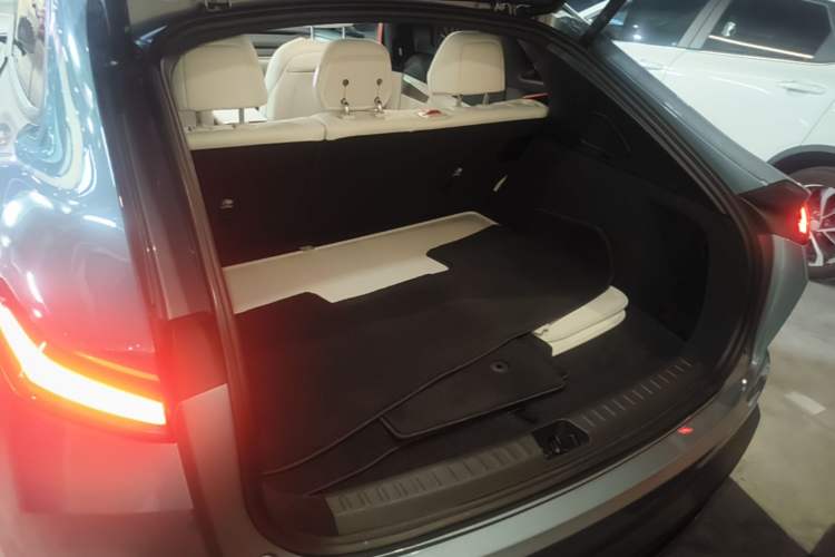 Used ONVO L60 2025 Model—60 kWh Rear-Wheel-Drive Version Trunk