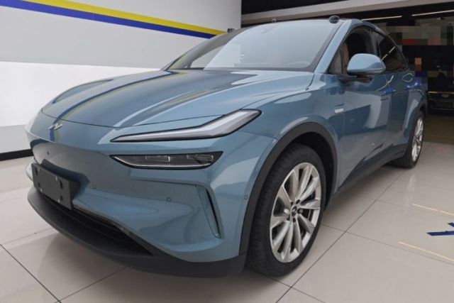Używany ONVO L60 2025 Model—60 kWh All-Wheel-Drive Version