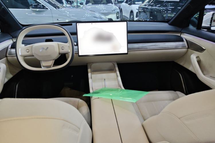 Used ONVO L60 2025 Model—60 kWh All-Wheel-Drive Version Center Console