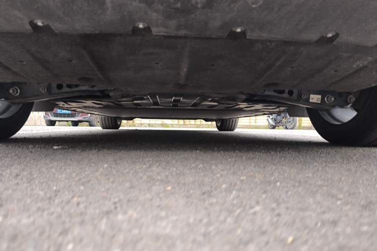 Used ONVO L60 2025 Model—60 kWh All-Wheel-Drive Version Chassis Rear